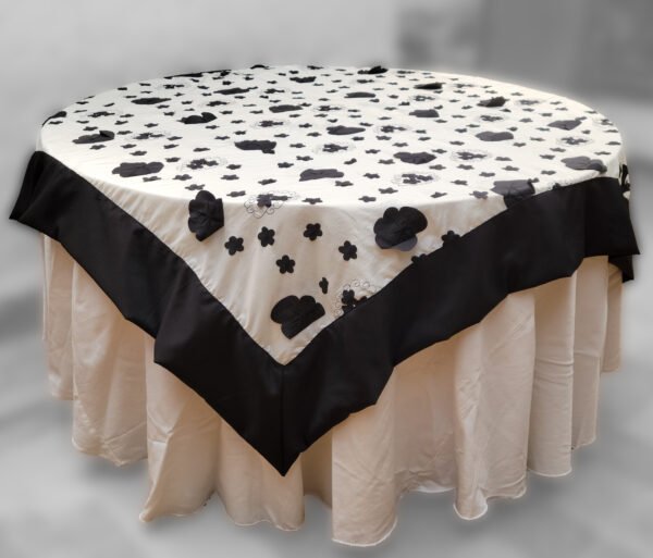 Mantel Cuadrado Elegante, 180 x 180 cm, Blanco con Bordados Florales Negros, para Eventos